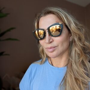 Stylish Black and Gold Sunglasses